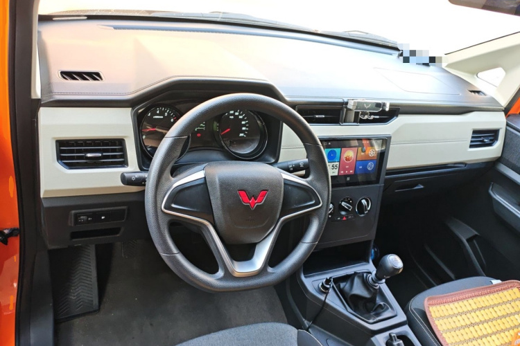 五菱汽车 五菱征程 2021款 1.5T 手动舒适型封窗版中控内饰12