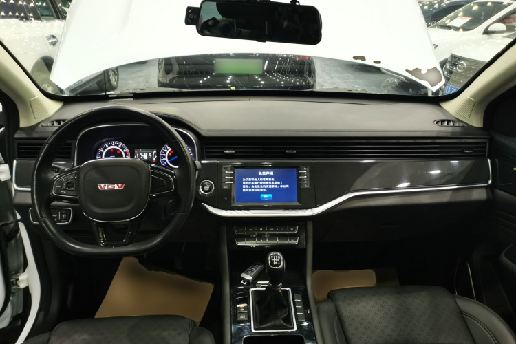中国重汽VGV VGV U70 2020款 1.5T 手动精英天窗版 5座中控内饰12