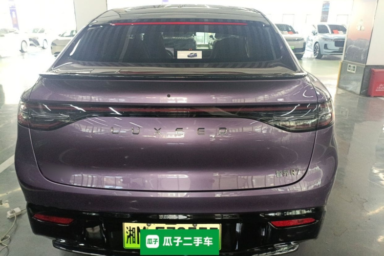 鸿蒙智行 智界R7 2025款 增程 251km Max车身外观6