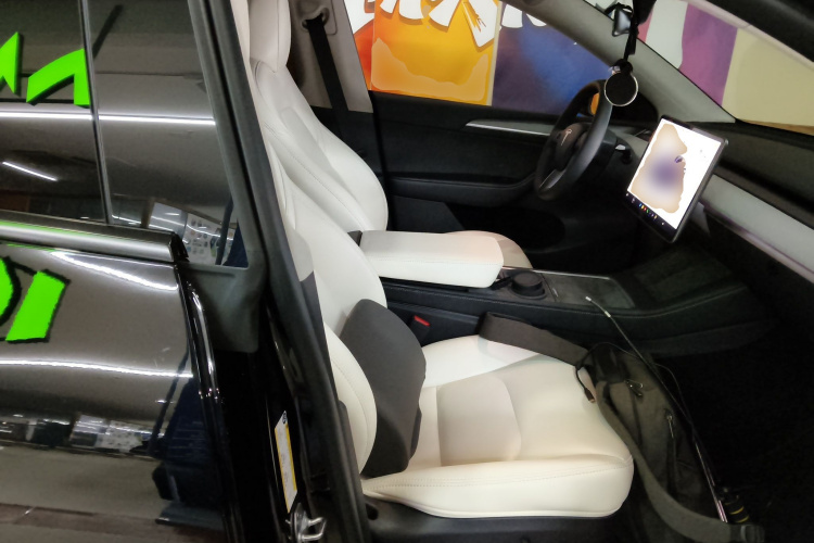 特斯拉 Model Y 2023款 后轮驱动版局部细节41