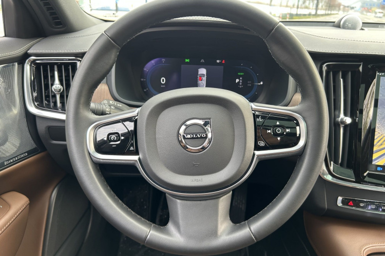 沃尔沃S90新能源 2024款 插电式混动 四驱长续航智雅豪华版中控内饰7015