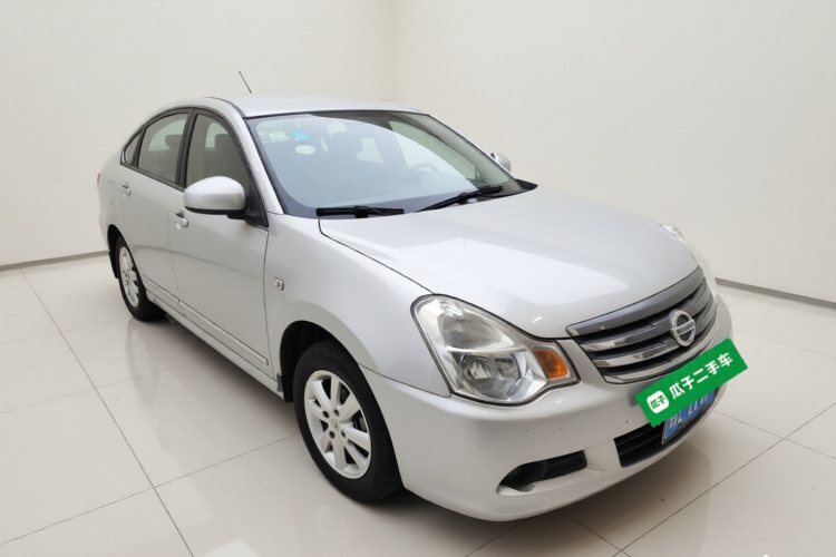 日产 轩逸 2012款 经典 1.6XE 手动舒适版车身外观3