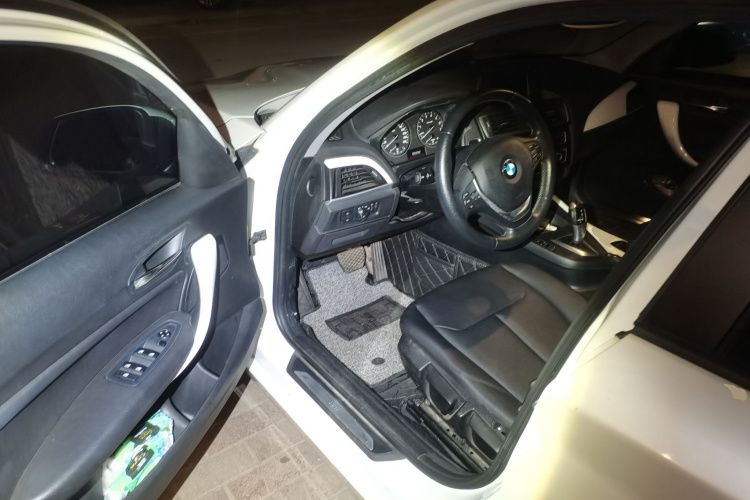 宝马1系(进口) 2016款 118i 都市设计套装中控内饰20