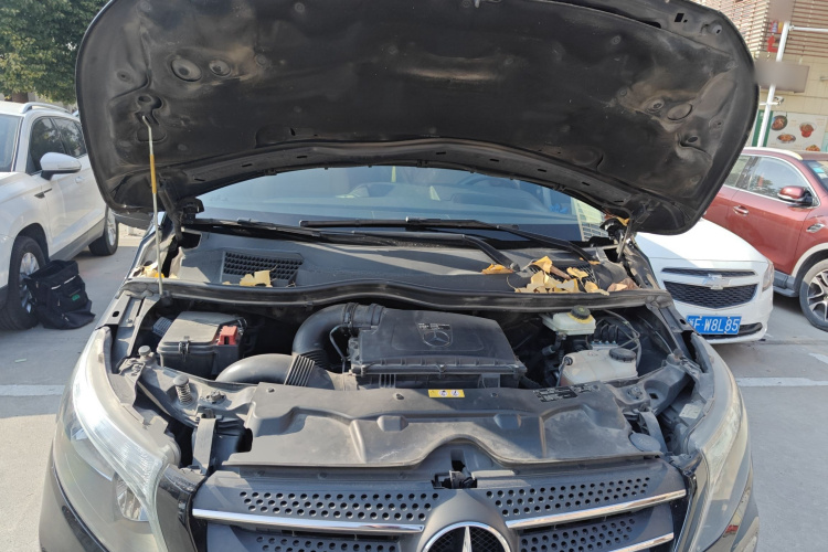 奔驰 威霆 2018款 2.0T 精英版 7座 国V局部细节24