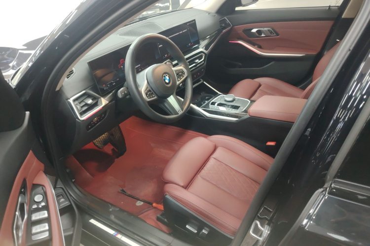 宝马3系 2023款 325Li M运动套装中控内饰19