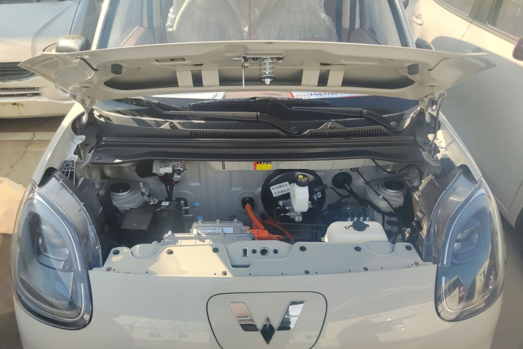 五菱汽车 宏光MINIEV 2025款 四门版 进阶款机舱底盘24