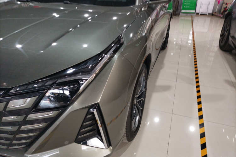 长安UNI-Z新能源 2024款 蓝鲸智电iDD 125km 卓越型局部细节36