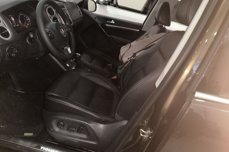 大众 途观 2016款 300TSI 自动四驱豪华版中控内饰19