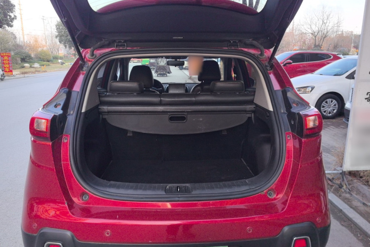 东风风神AX4 2017款 1.6L 手动潮尚型机舱底盘23