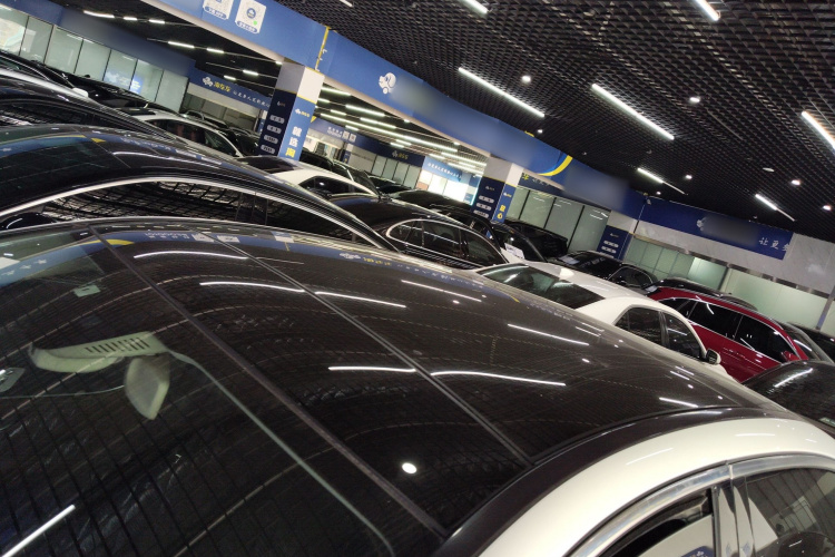 奔驰E级 2020款 改款 E 300 L 运动时尚型局部细节57