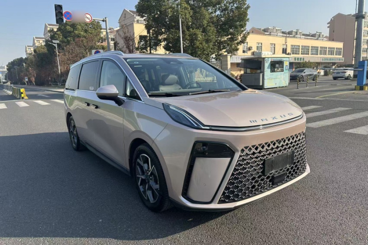 上汽大通MAXUS 大通G70 2024款 2.0T 自动旗舰版 7座车身外观6004