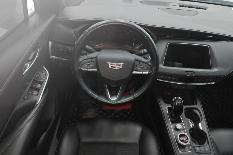 凯迪拉克XT4 2021款 28T 两驱技术型中控内饰13