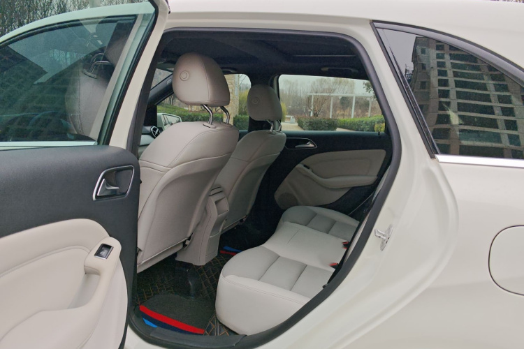 奔驰B级 2015款 B 200 动感型中控内饰7006