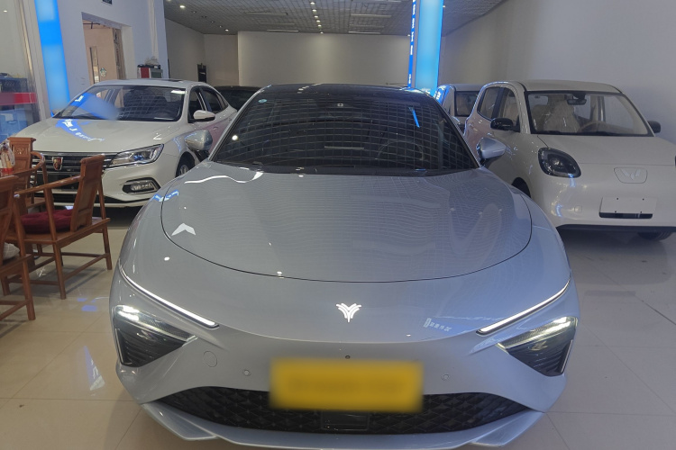 哪吒汽车 哪吒S 2024款 增程 1060版车身外观2