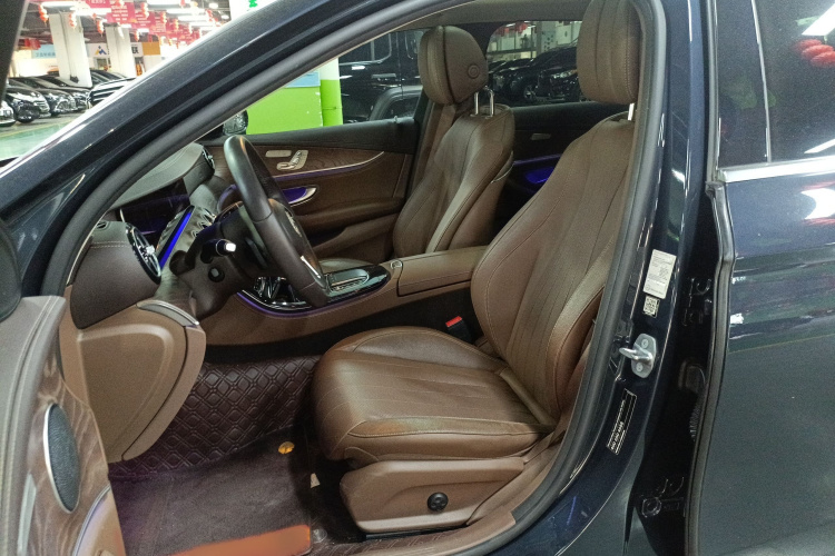 奔驰E级 2019款 E 300 L 时尚型局部细节19
