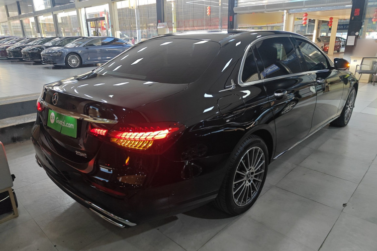 奔驰E级 2022款 E 260 L车身外观7