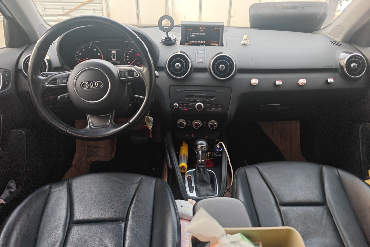 奥迪A1 2014款 30 TFSI Sportback舒适型中控内饰12