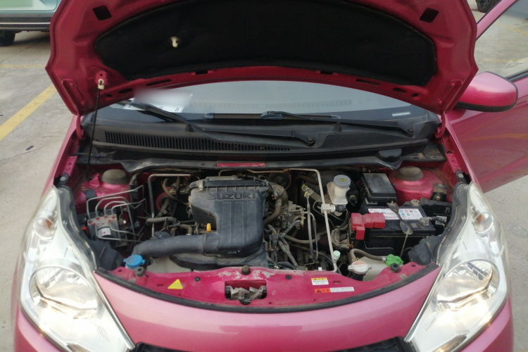 铃木 奥拓 2013款 1.0L 自动豪华型局部细节24