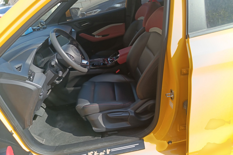 名爵 MG5 2021款 180DVVT CVT青春豪华版中控内饰19