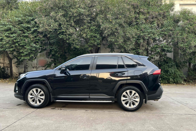 丰田 威兰达 2022款 2.0L CVT两驱领先版车身外观6002