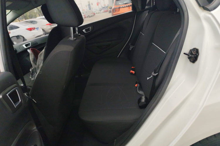 福特 嘉年华 2013款 两厢 1.5L 自动时尚型中控内饰21