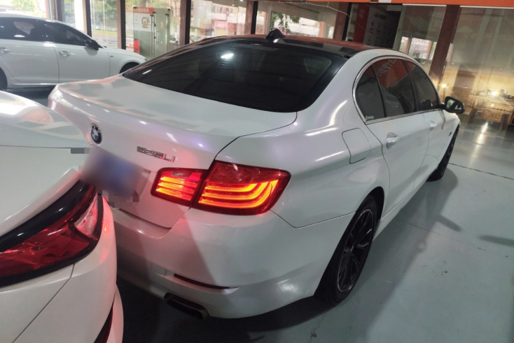 宝马5系 2014款 520Li 典雅型车身外观7