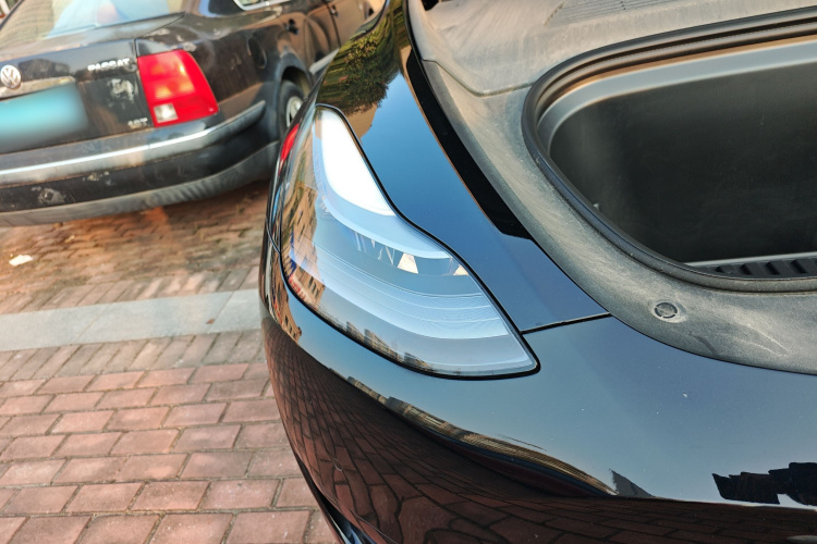 特斯拉 Model Y 2023款 后轮驱动版车身外观8