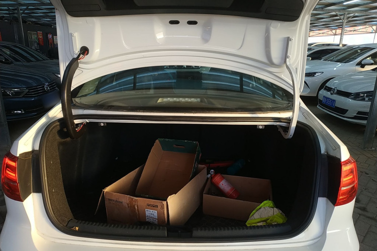 大众 速腾 2017款 230TSI 自动舒适型机舱底盘23