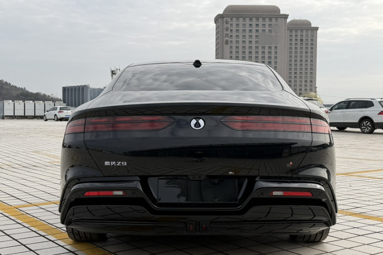 腾势Z9 2024款 1100km 四驱Ultra版车身外观6006