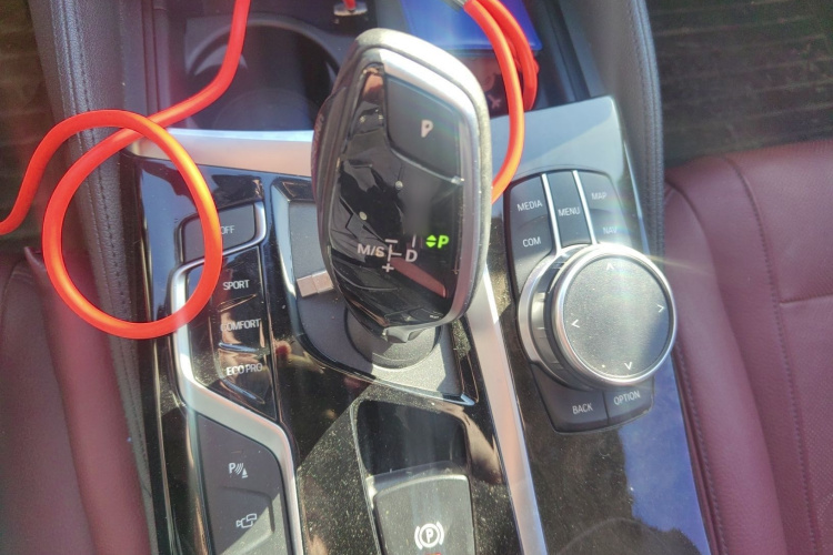 宝马5系 2020款 530Li 尊享型 M运动套装局部细节18