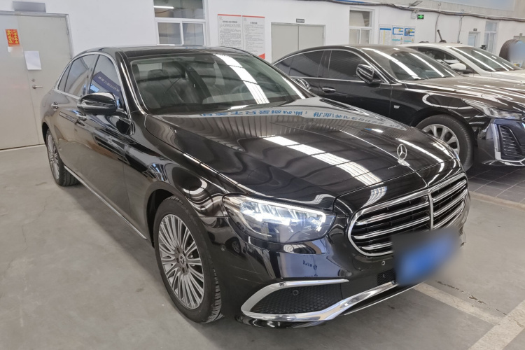 奔驰E级 2021款 改款 E 300 L 时尚型车身外观3