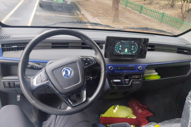 东风 御风EM27 2024款 EM27L 亿纬动力 41.86kWh中控内饰7002