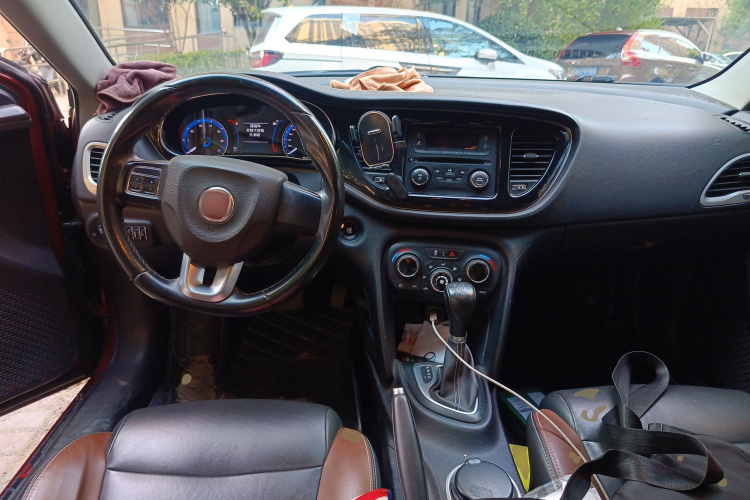 菲亚特 菲翔 2015款 1.4T 自动劲享版中控内饰12