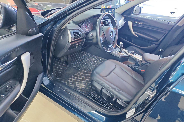 宝马1系(进口) 2013款 改款 116i 都市型中控内饰7003