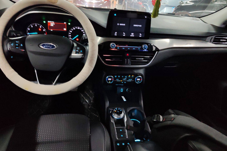 福特 福克斯 2020款 三厢 EcoBoost 180 自动锋潮型局部细节18