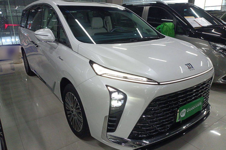 别克GL8新能源 2024款 陆尊 奢享版 6座车身外观3