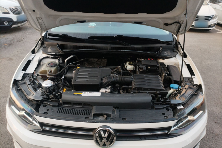 大众 Polo 2019款 Plus 1.5L 自动全景乐享版机舱底盘24