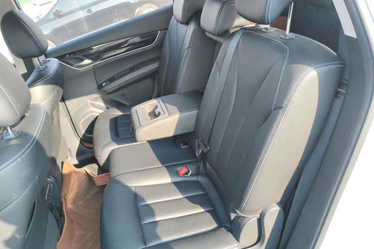 比亚迪 宋MAX 2017款 1.5T 自动智联精英型 7座中控内饰21