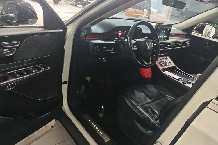 林肯 飞行家(进口) 2020款 3.0T V6全驱尊享版中控内饰20