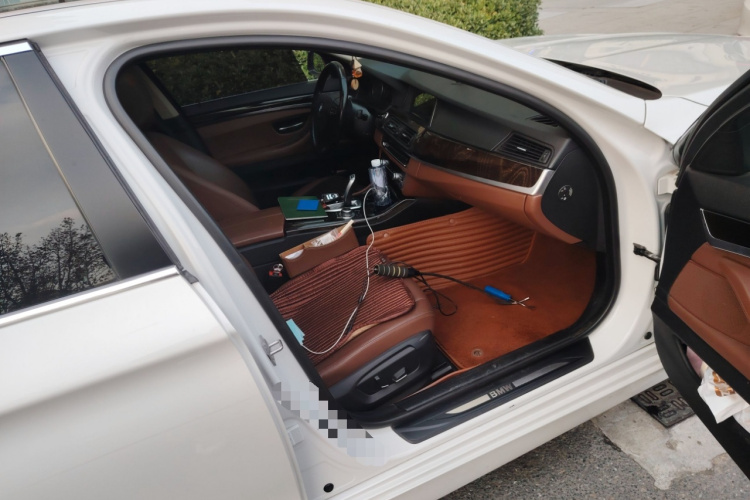 宝马5系 2014款 525Li 领先型局部细节9005