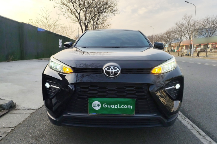 丰田 威兰达 2022款 改款 2.0L CVT两驱领先版车身外观2