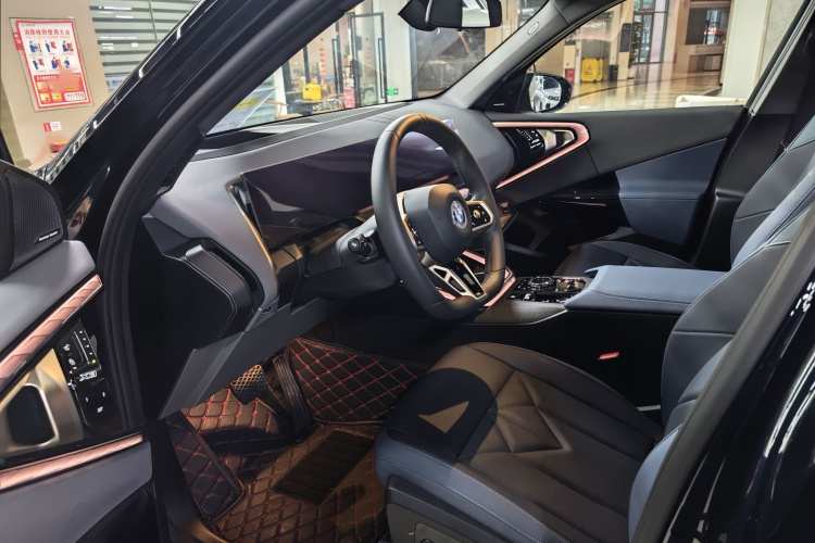 宝马X3 2025款 xDrive30L 尊享型 M运动曜夜套装中控内饰7002