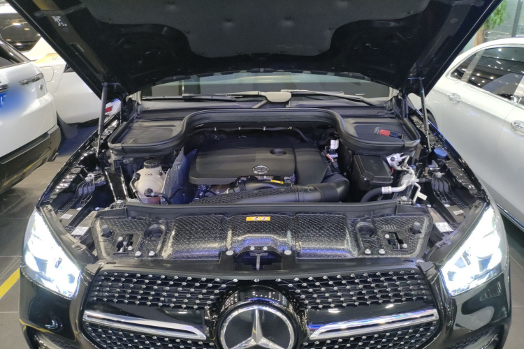 奔驰GLE 2022款 改款 GLE 350 4MATIC 轿跑SUV 豪华型机舱底盘24