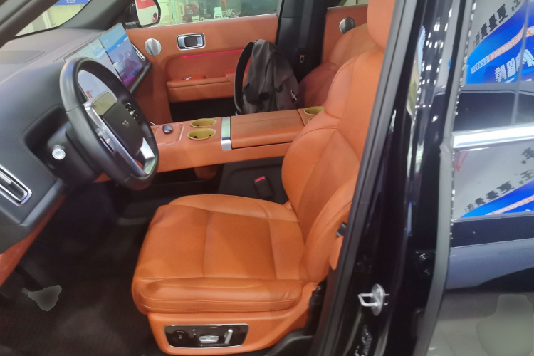 理想汽车 理想L9 2022款 Max中控内饰19