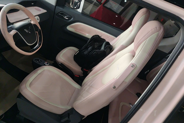 五菱汽车 宏光MINIEV 2021款 马卡龙夹心款 120km 三元锂局部细节19