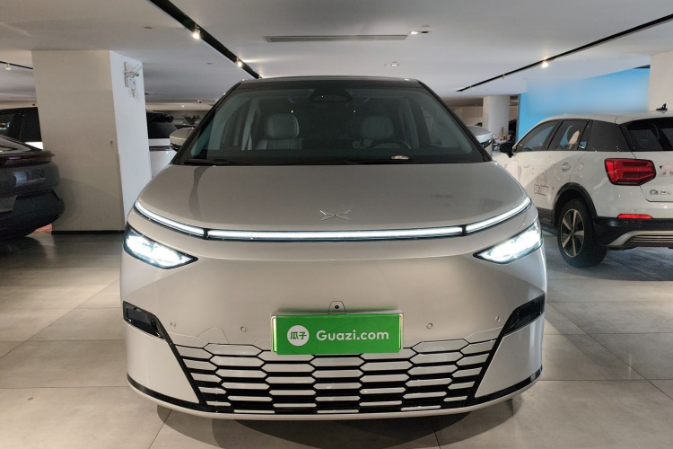 小鹏X9 2024款 640四驱高性能Max车身外观2