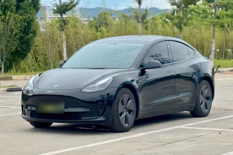 特斯拉 Model 3 2022款 后轮驱动版车身外观1