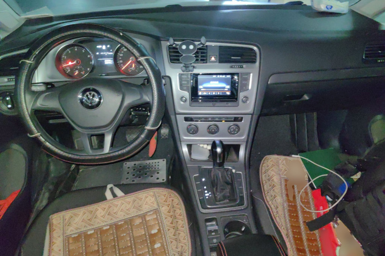 大众 高尔夫 2015款 1.6L 自动时尚型中控内饰12