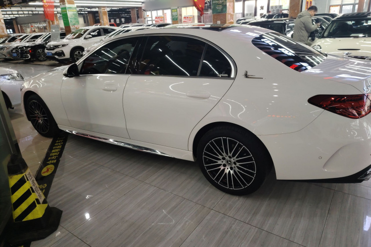 奔驰C级 2023款 改款 C 260 L 运动版车身外观4