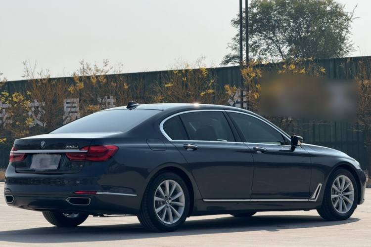 宝马7系 2016款 730Li 豪华型车身外观6012